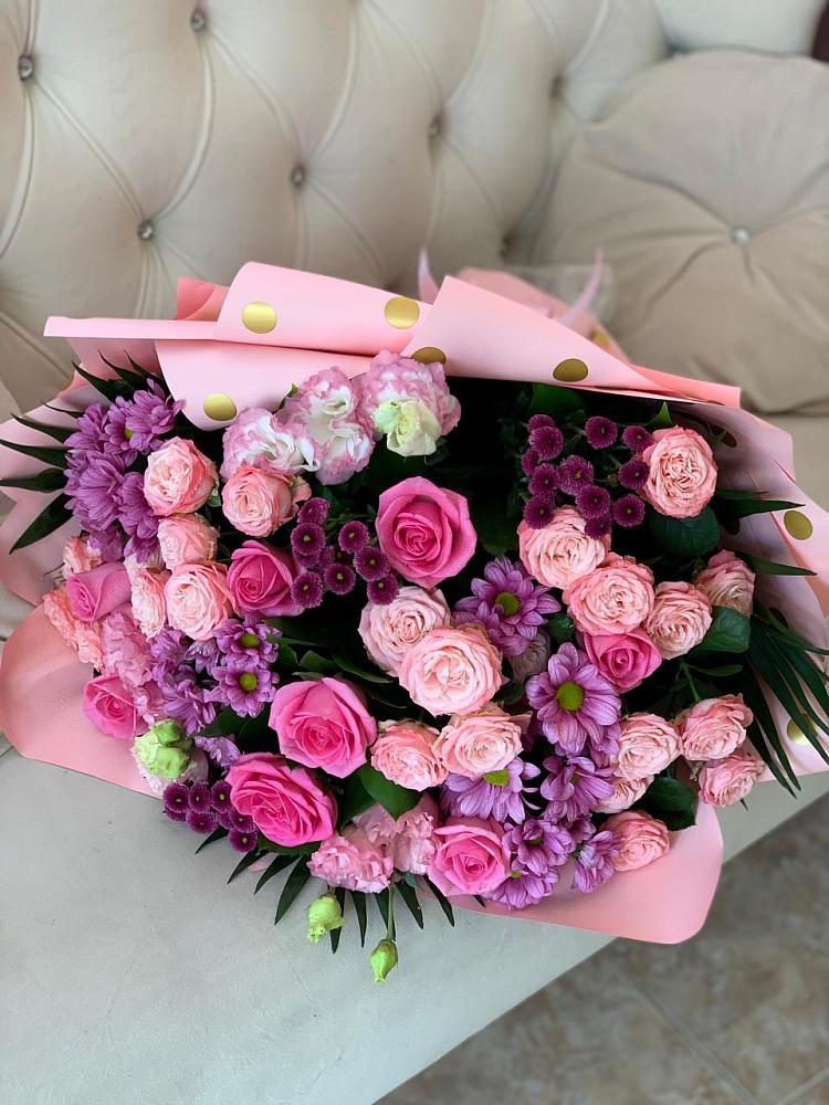 Букет цветов из: Хризантемы, Розы и Лизиантусы в Калининской Ростовской области