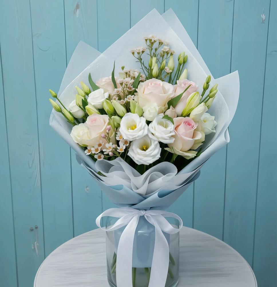 Букет цветов из: Розы и Лизиантусы в Калининской Ростовской области