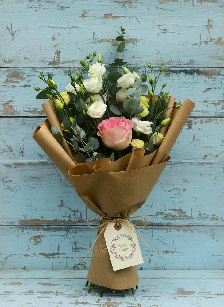 Букет цветов из: Розы и Лизиантусы в Калининской Ростовской области