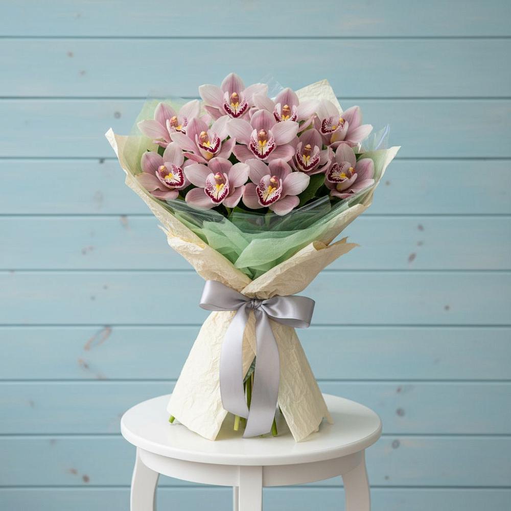 Букет цветов из: Орхидеи и Розы в Калининской Ростовской области