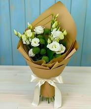 Букет цветов из:  Хризантемы и Лизиантусы в Калининской Ростовской области