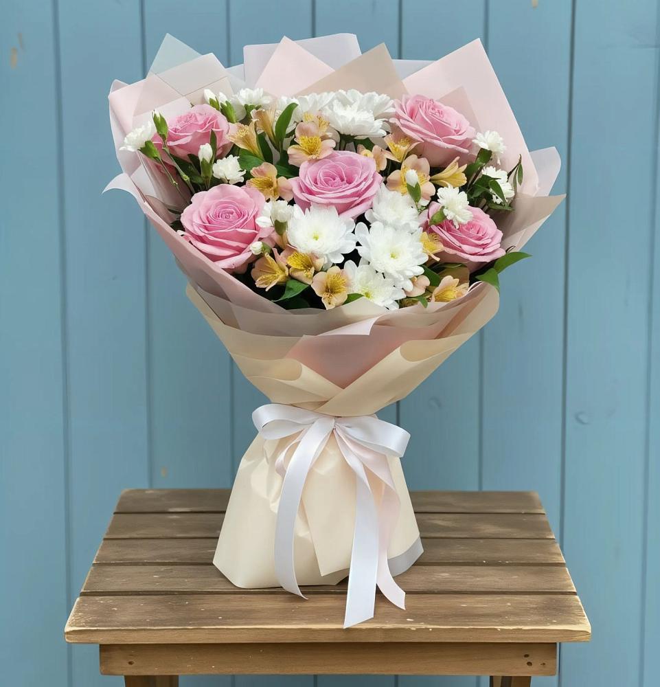 Букет цветов из: Гвоздики, Орхидеи и Розы в Калининской Ростовской области