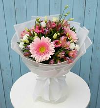 Букет цветов из:  Герберы, Альстромерии и Лизиантусы в Калининской Ростовской области