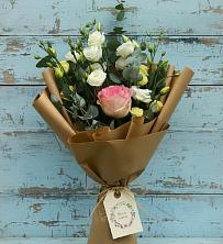 Букет цветов из:  Розы и Лизиантусы в Калининской Ростовской области