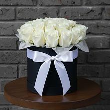 Цветочная композиция из Розы в шляпной коробке в Калининской Ростовской области