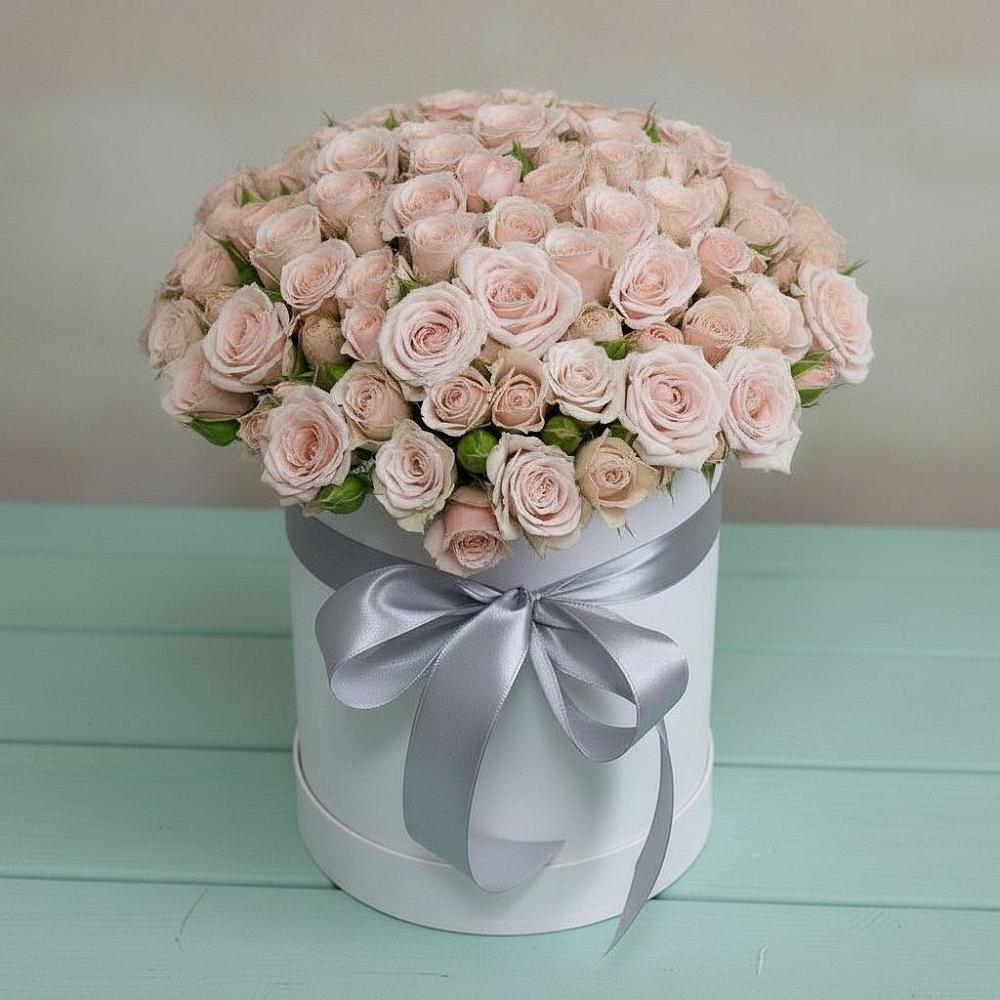 Цветочная композиция из Розы в шляпной коробке в Калининской Ростовской области